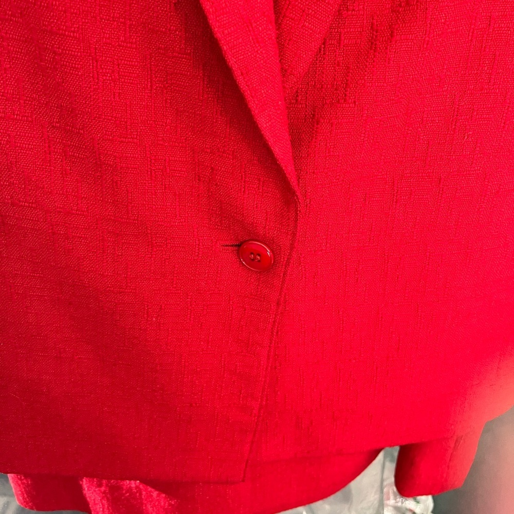 Red Power Suit, Vintage. Very Good/ Like New Condition! - Picture 6 of 17